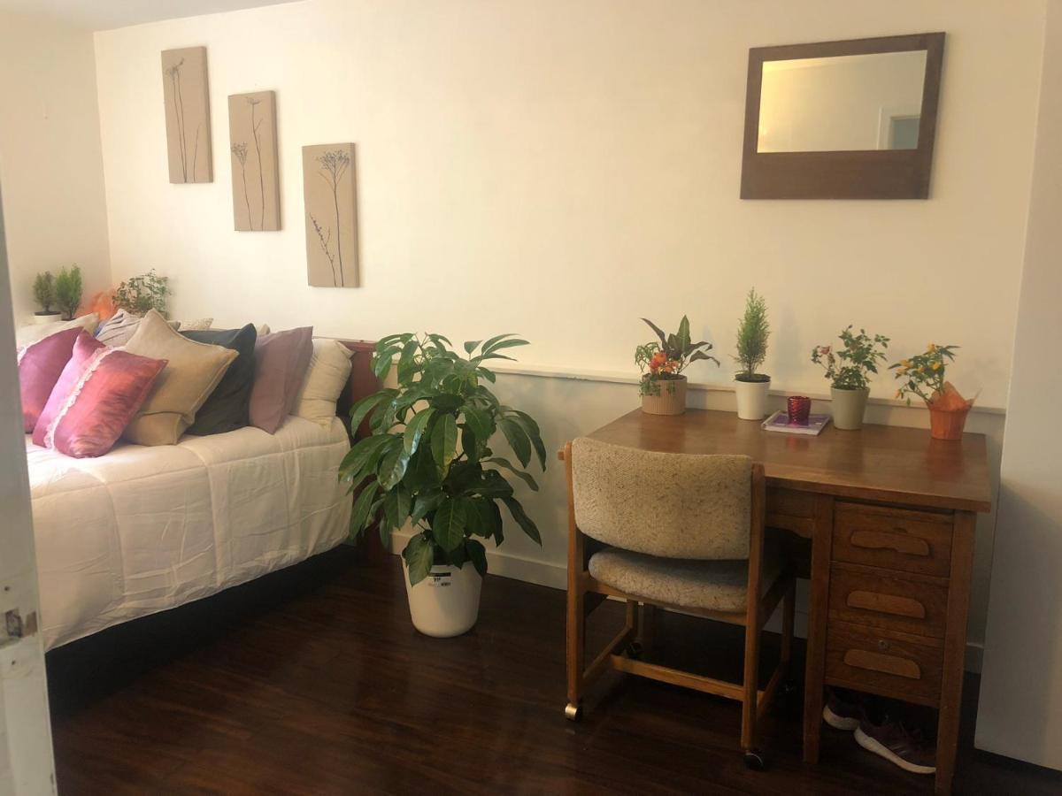 Quiet-Comfy 3 Bedroom Home On A Tree Lined Street In Kits Vancouver Luaran gambar