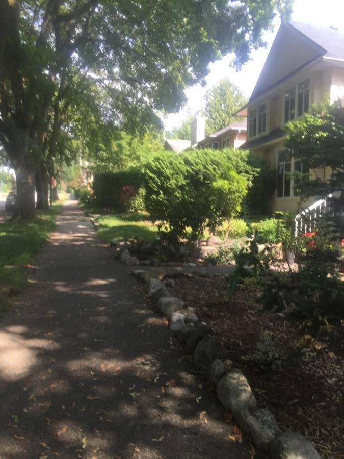 Quiet-Comfy 3 Bedroom Home On A Tree Lined Street In Kits Vancouver Luaran gambar