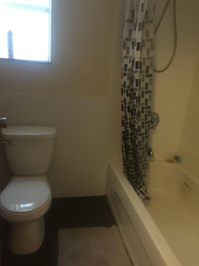 Quiet-Comfy 3 Bedroom Home On A Tree Lined Street In Kits Vancouver Luaran gambar